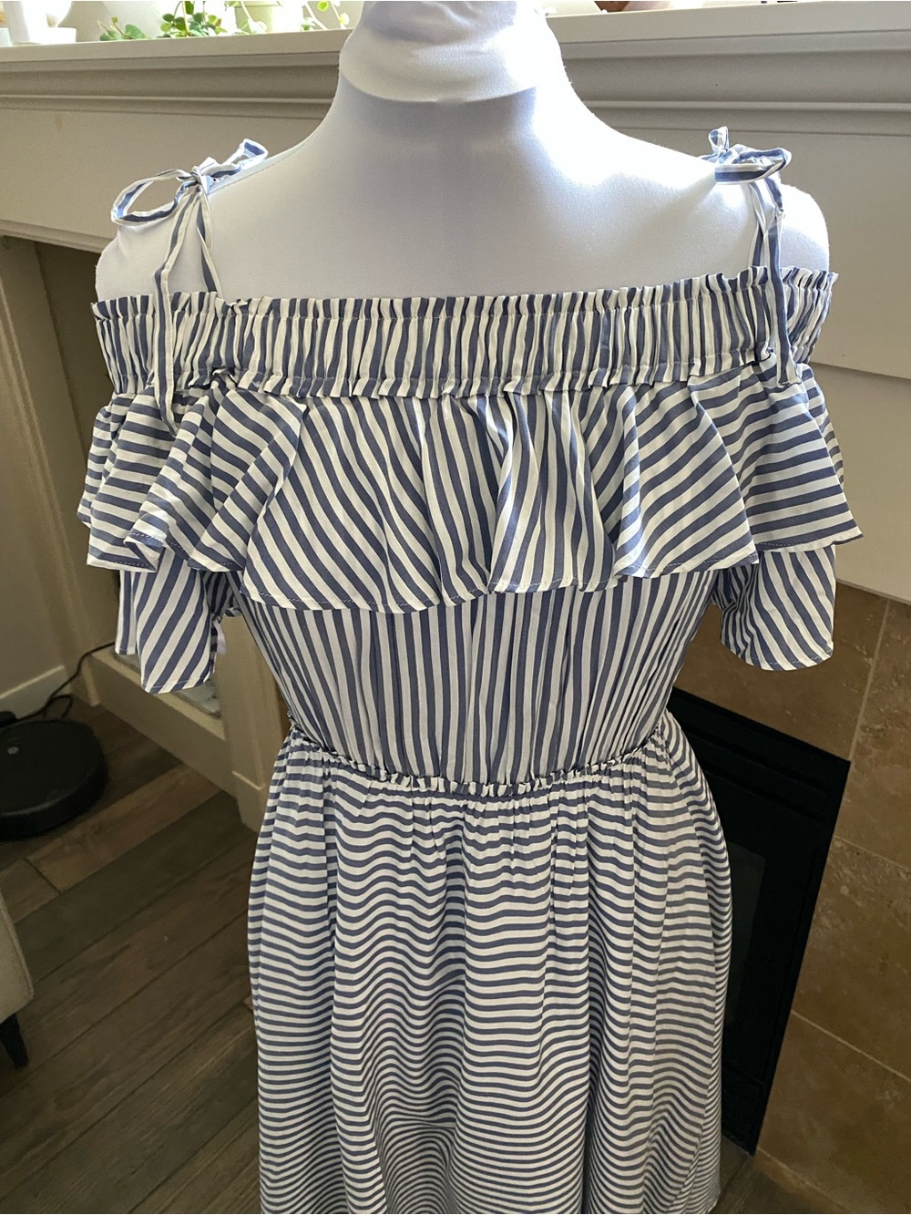 NWT LOFT Striped Off-Shoulder Ruffle Dress - Blue & White - Picture 4 of 5